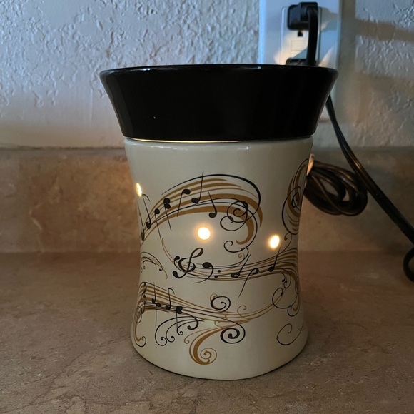 Scentsy warmer - Picture 4 of 5